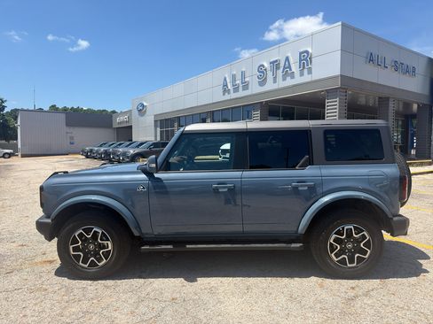 Used 2024 Ford Bronco Outer Banks AWD/4WD image 8