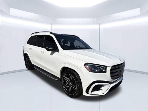 Used 2024 Mercedes-Benz GLS 450 4MATIC image 8