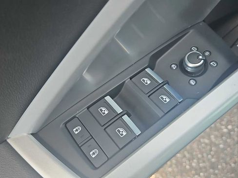 Used 2022 Audi Q3 2.0T Premium w/ Convenience Package image 15