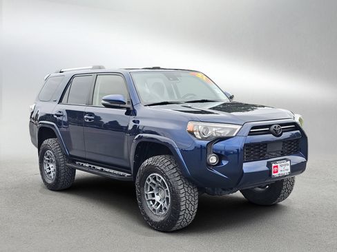 Used 2021 Toyota 4Runner SR5 Premium w/ Moonroof Package AWD/4WD image 7