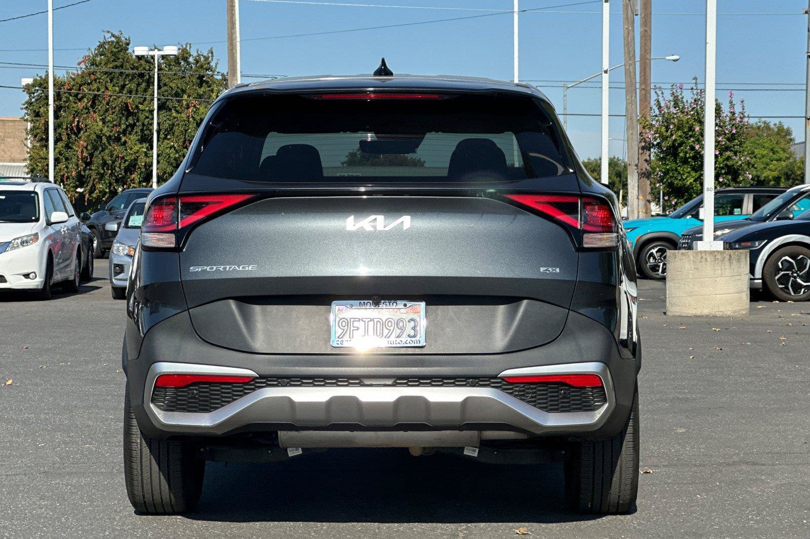 Used 2023 Kia Sportage LX AWD/4WD image 4