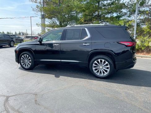 Used 2022 Chevrolet Traverse Premier image 3