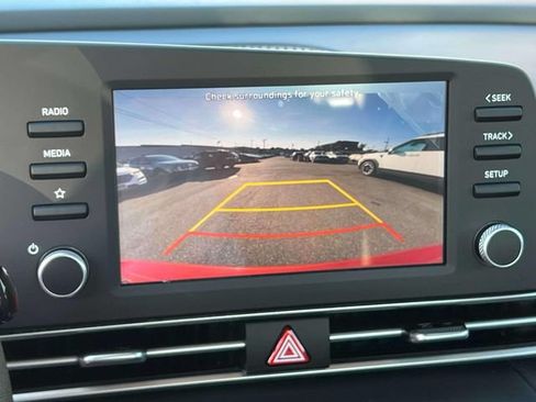 Certified 2023 Hyundai Elantra SEL FWD image 31
