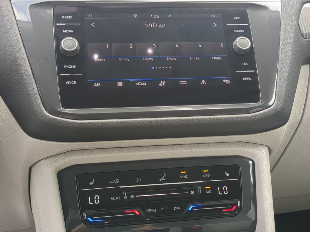 Certified 2023 Volkswagen Tiguan SE FWD image 22