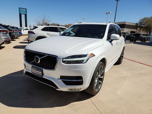 Used 2019 Volvo XC90 T6 Momentum image 3