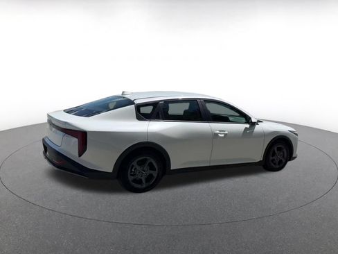 Used 2025 Kia K4 FWD image 12