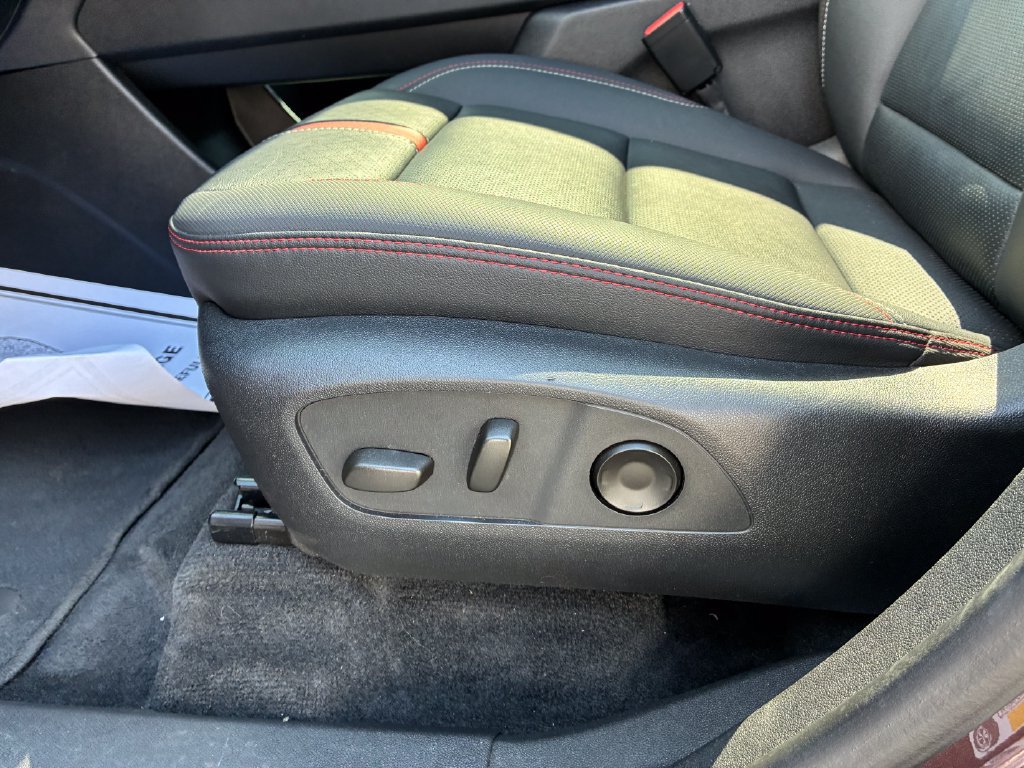 Used 2024 Chevrolet Traverse RS FWD image 10