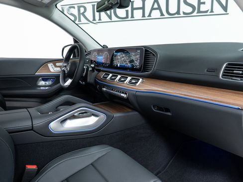 New 2026 Mercedes-Benz GLS 450 4MATIC image 21