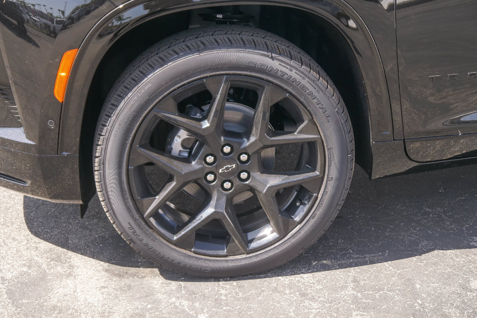 New 2026 Chevrolet Traverse RS w/ LPO, Floor Liner Package FWD image 5