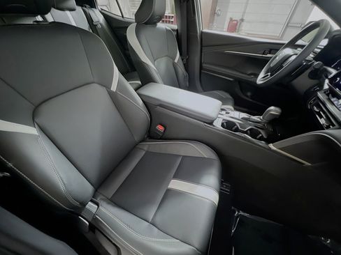 Used 2025 Toyota Camry SE w/ Convenience Package image 31