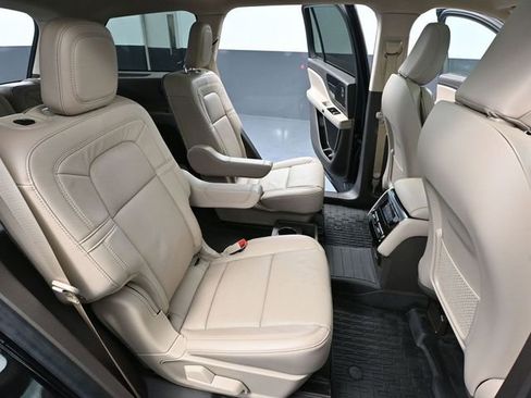 Used 2022 Lincoln Aviator Reserve w/ Elements Package Plus image 50