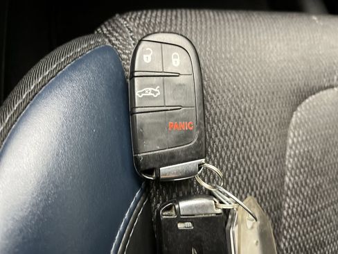 Used 2015 Chrysler 200 S FWD image 21