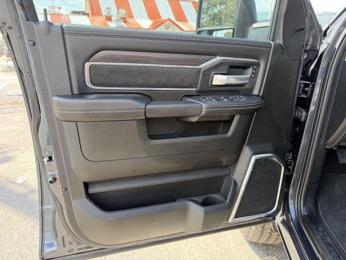 Used 2025 RAM 2500 Laramie AWD/4WD image 12