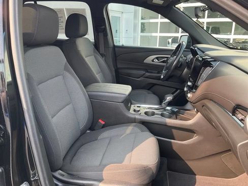 Used 2022 Chevrolet Traverse LT w/ LPO, 'HIT The Road' Package AWD/4WD image 10