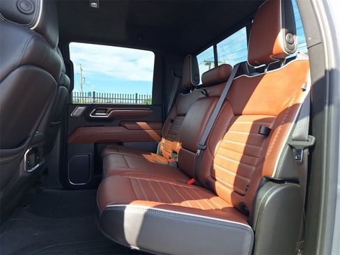 Used 2024 GMC Sierra 2500 Denali Ultimate image 26