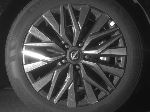 Used 2025 Nissan Altima 2.5 SV image 13