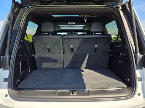 New 2026 Jeep Grand Wagoneer Limited AWD/4WD image 32