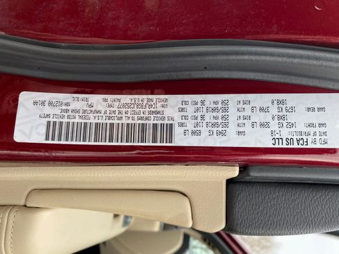 Used 2018 Jeep Grand Cherokee Limited w/ Luxury Group II image 38