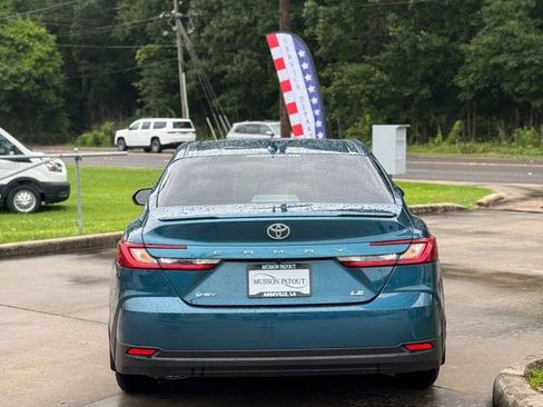 Used 2026 Toyota Camry LE w/ Convenience Package FWD image 6