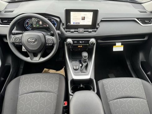 Used 2025 Toyota RAV4 XLE image 9