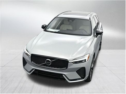 New 2026 Volvo XC60 B5 Plus w/ Protection Package Premier AWD/4WD image 20