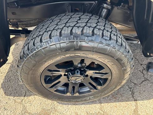 Used 2020 Toyota Tacoma SR AWD/4WD image 35