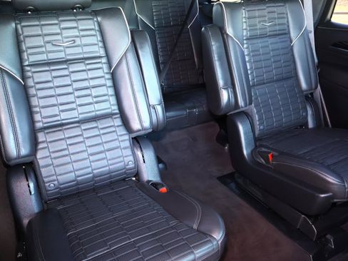 Used 2023 Cadillac Escalade V w/ LPO, ONYX Package image 28