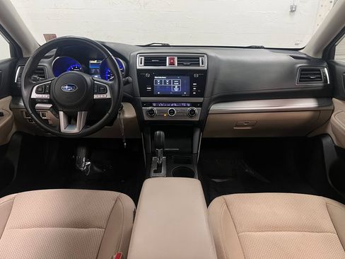 Used 2017 Subaru Outback 2.5i Premium AWD/4WD image 12