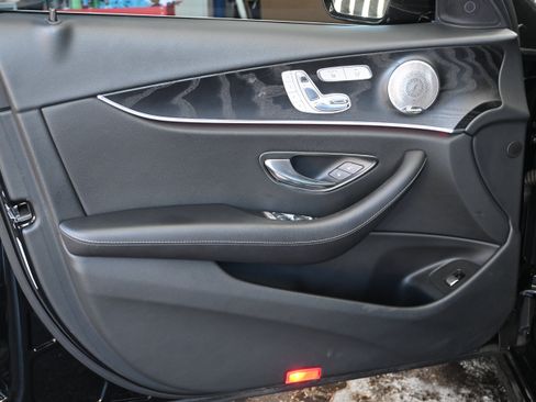 Used 2017 Mercedes-Benz E 400 4MATIC Wagon image 20
