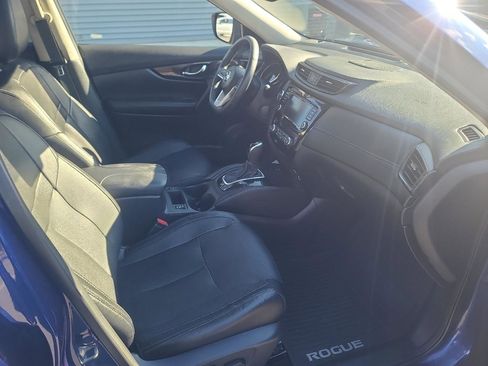 Used 2019 Nissan Rogue SL w/ Premium Package image 15