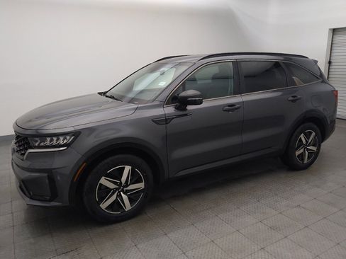 Used 2021 Kia Sorento S FWD image 2