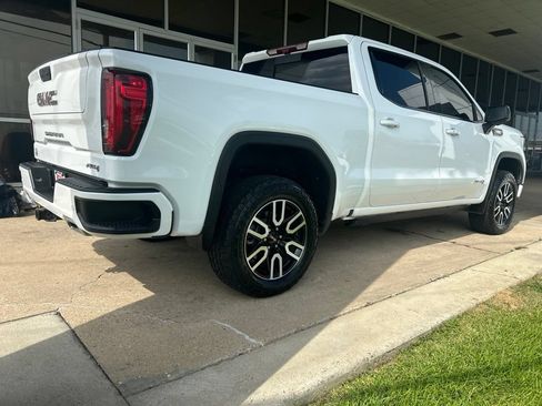 Used 2025 GMC Sierra 1500 AT4 w/ AT4 Premium Package AWD/4WD image 7