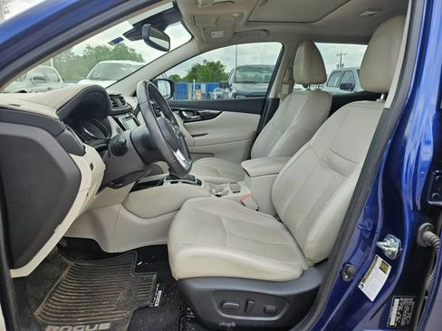 Used 2019 Nissan Rogue Sport SL w/ Premium Package image 6