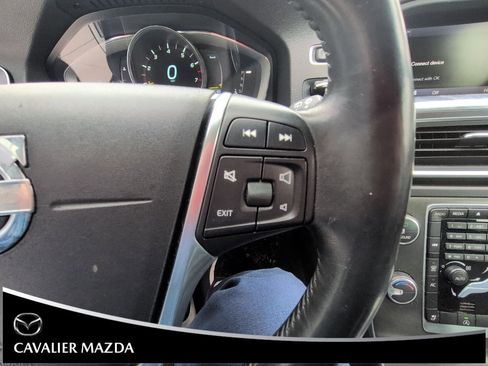 Used 2015 Volvo V60 T5 Premier image 11
