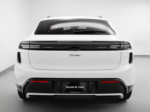 New 2025 Porsche Macan Turbo Electric image 11