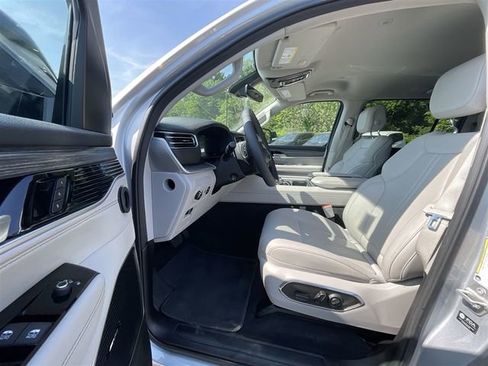 Used 2024 Jeep Wagoneer Series II image 22