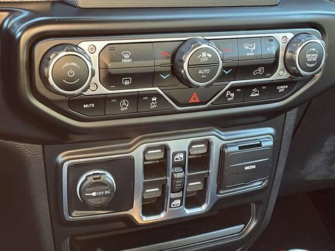 Used 2021 Jeep Wrangler Unlimited Sport image 37
