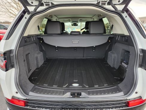 Certified 2024 Land Rover Discovery Sport S image 8