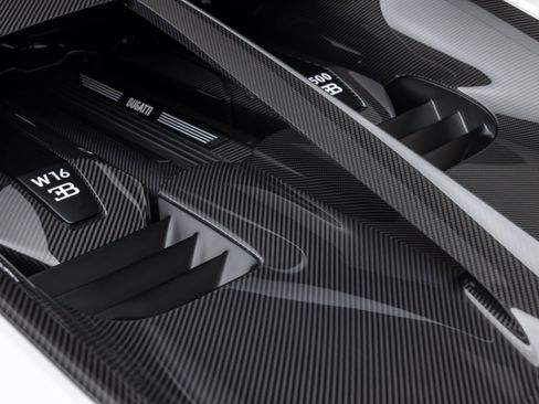 Used 2021 Bugatti Chiron Pur Sport image 58