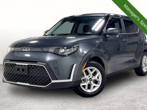 Used 2025 Kia Soul LX w/ LX Technology Package FWD image 14