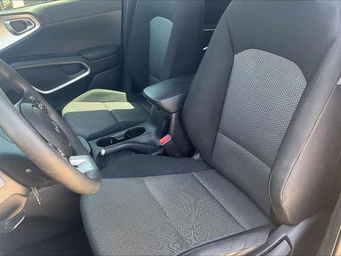Certified 2023 Kia Soul LX FWD image 9