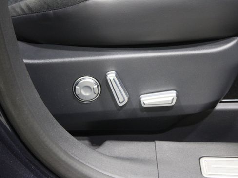 Certified 2024 Lincoln Nautilus Reserve w/ Equipment Group 202A image 34