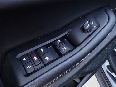 Used 2024 Jeep Grand Cherokee Laredo AWD/4WD image 13
