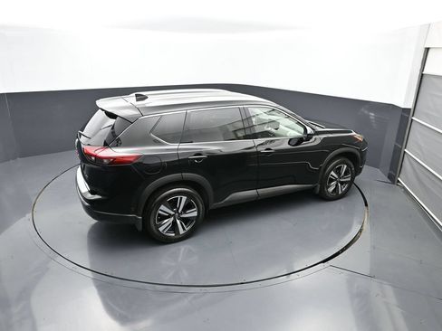 Used 2025 Nissan Rogue SL AWD/4WD image 44