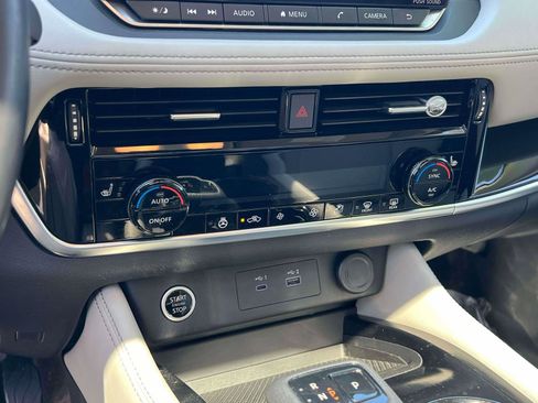 Used 2023 Nissan Rogue SL image 13