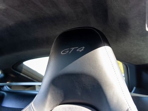 Certified 2016 Porsche Cayman GT4 image 26