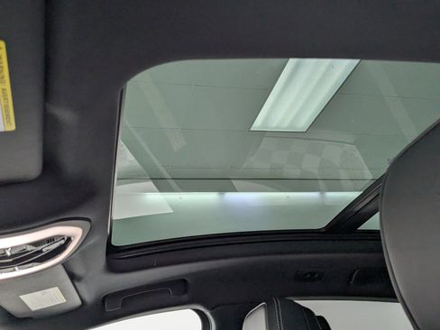 New 2026 Porsche Macan Turbo image 24