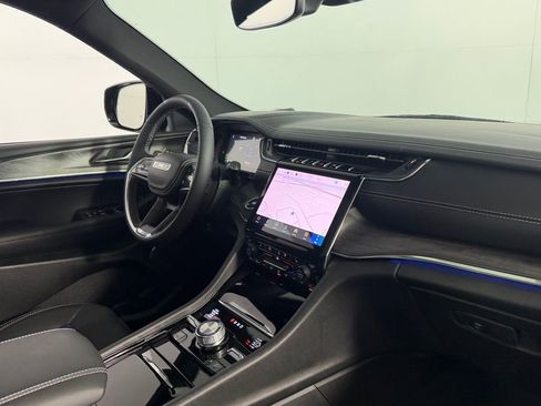 Used 2025 Jeep Grand Cherokee L Overland w/ Trailer Tow Package image 32