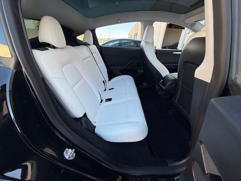 Used 2023 Tesla Model Y Long Range AWD/4WD image 27