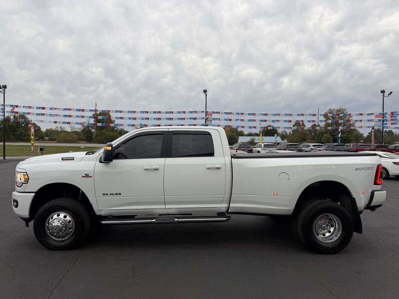 Used 2024 RAM 3500 Big Horn w/ Level 2 Equipment Group AWD/4WD image 8
